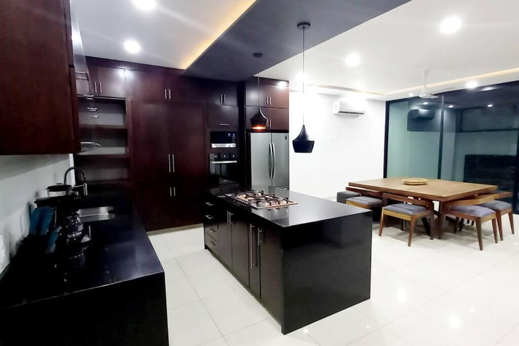 New 4 Bedroom House Sleeps 16 Pool, Bbq And More! Puerto Vallarta Exteriör bild